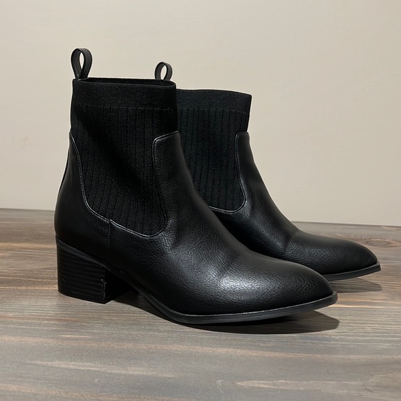 CL by Laundry pointed toe ankle sock heeled booties, black, size 9.5 - Picture 1 of 16